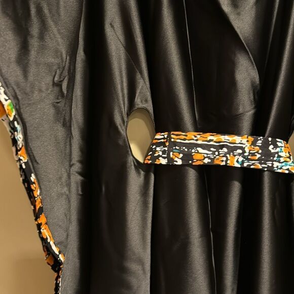 Declaj Clothing original black silky adire edge pullover dress/gown/kaftan. - Picture 10 of 12